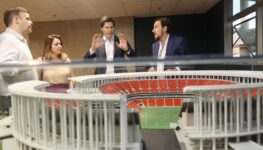 Daniel Vilela em visita ao Estádio Mané Garrincha