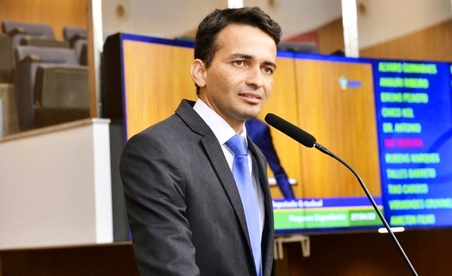 Max Menezes