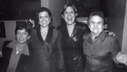 Palmirinha e as trÊs filhas: Sandra Buccia, Tania Rosa e Nanci Balan | Foto: reprodução
