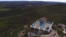 Capela no Morro dos Pireneus | Foto: print do YouTube