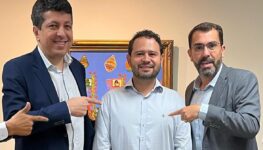 Deputado Alessandro Moreira, prefeito Pablo Giovanni e Alex Godinho | Foto: divulgação