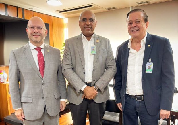 Prefeito reúne com secretário de relações institucionais do Governo Federal para tratar das obras do PAC | Foto: Reprodução