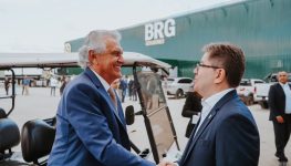 Caiado em visita à empresa que anunciou investimento de R$ 40 milhões no Daia, com expectativa de geração de 200 empregos | Foto: Secom