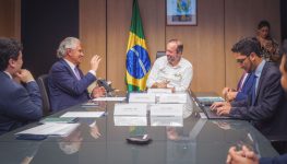 Caiado e o ministro Silveira | Foto: Hegon Corrêa