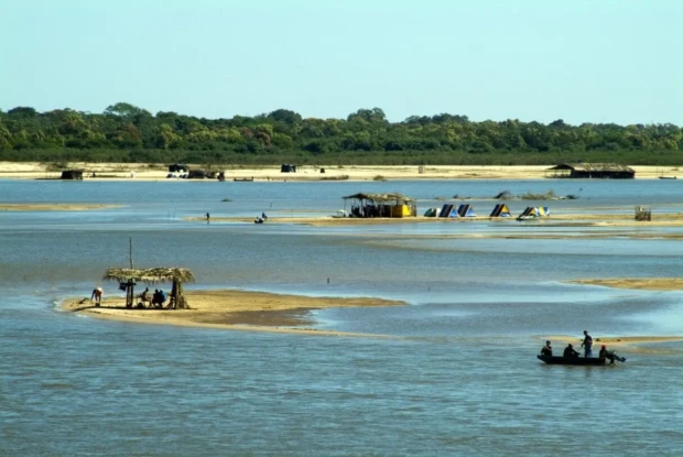 Gigantes-do-Araguaia-movimenta-Aruana_Goias-Turismo-1215x813