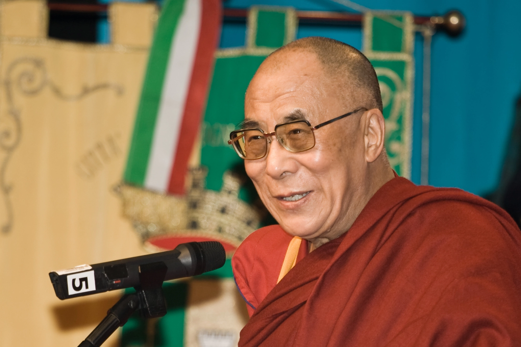 Dalai_Lama_1430_Luca_Galuzzi_2007