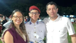 lucca-a-mae-andressa-fonte-e-o-pai-jose-aragao-1752271198135_v2_750x421
