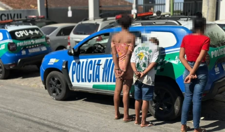 Travesti e comparsas | Foto: Reprodução / Polícia Militar