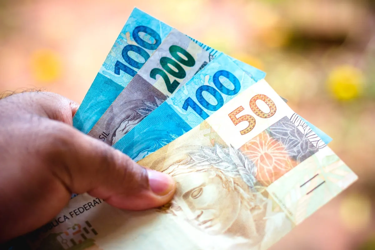 noticiasconcursos.com.br-valores-e-o-calendario-do-13o-salario-do-inss-para-idosos-ja-estao-disponiveis-13o-salario-do-inss-2022.jpg