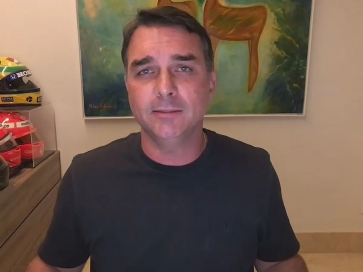 BR_CNN_040825_ZOOM_FLAVIO_BOLSONARO_frame_27568
