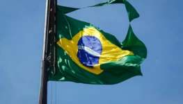 Bandeirao-BandeiraRasgada-BandeiraBrasielria-Mastro-PracaDos3Poderes-Rasagada-TrocaBandeira-125-scaled
