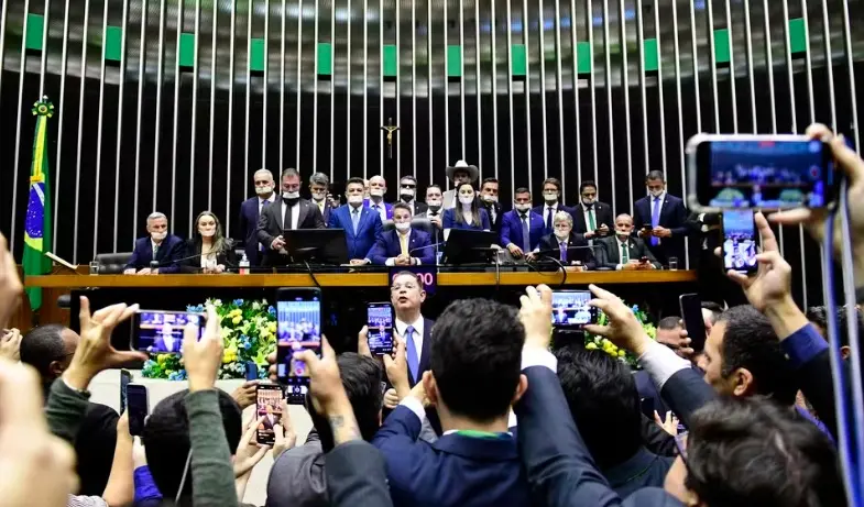 congresso-cancela-sessoes-apos-protestos-e-obstrucao-da-oposicao