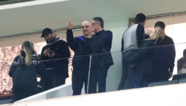 Alexandre de Moraes faz gesto obsceno foto Alex Silva Estadão