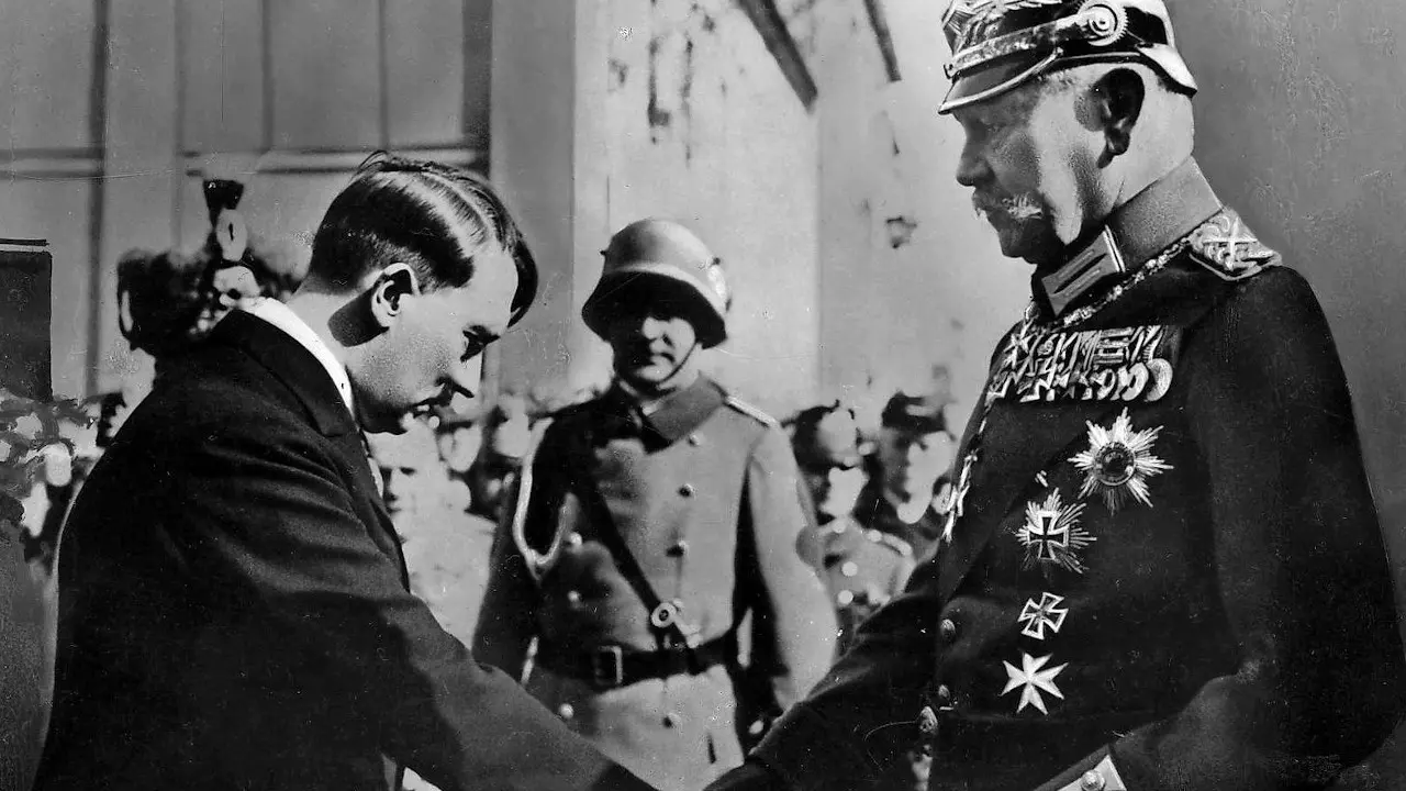 Hitler e hindenburg Foto Reprodução