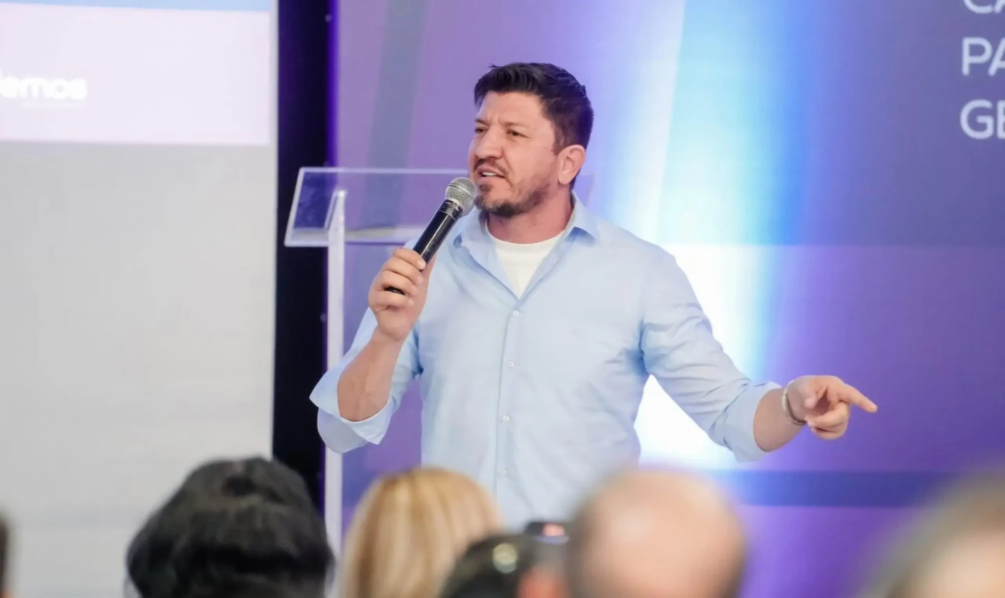 49335-glaustin-da-fokus-reforca-alinhamento-do-podemos-com-caiado-em-2026