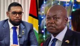 maior parte das propostas, com 11 menções, refere-se e a instituições de ensino e visam estabelecer a obrigatoriedade do estudo da Bíblia na grade curricular escolar (37)