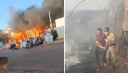 Policiais resgatando moradores de casa em chamas | Foto: Reprodução / Max Lânio / Polícia Militar