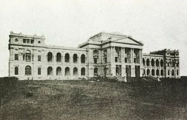 Prédio inacabado mas declarado pronto pelo governo republicano em 1889
