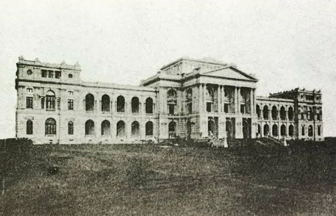 Prédio inacabado mas declarado pronto pelo governo republicano em 1889