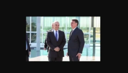 Alexandre Moraes e Jair Bolsonaro o primeiro é algoz de ditador e o segundo quis ser algoz da democracia 1300 por 727