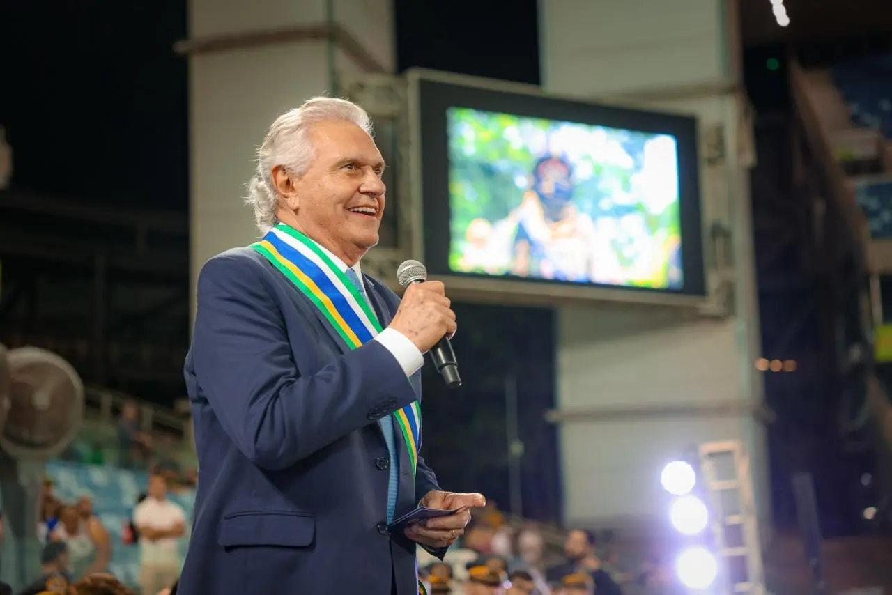 Romulo Carvalho foto caiado