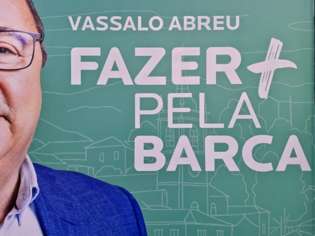 Vila dos Poetas político pedindo voto foto de Marcio Fernandes 2025