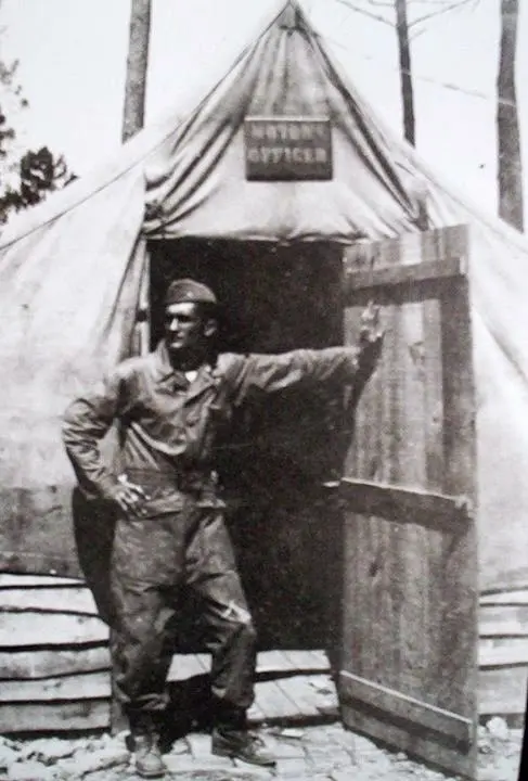 Celso Furtado com soldado 1