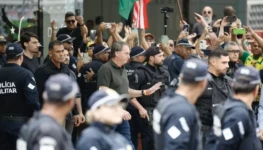 o-ex-presidente-jair-bolsonaro-deixa-o-hospital-df-star-apos-a-realizacao-de-procedimentos-medicos-1757870426222_v2_750x421.jpg
