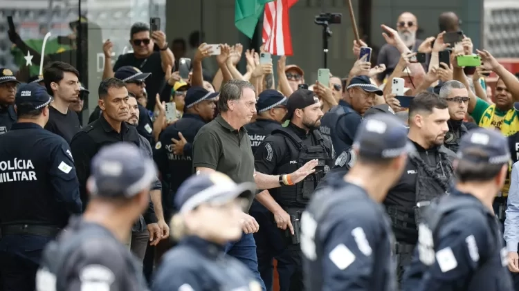 o-ex-presidente-jair-bolsonaro-deixa-o-hospital-df-star-apos-a-realizacao-de-procedimentos-medicos-1757870426222_v2_750x421.jpg