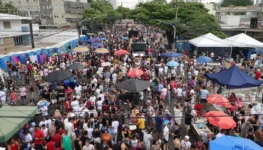 A 30ª Parada LGBT+ de Goiânia aconteceu neste domingo, 14 de setembro de 2025, com o tema “Famíl