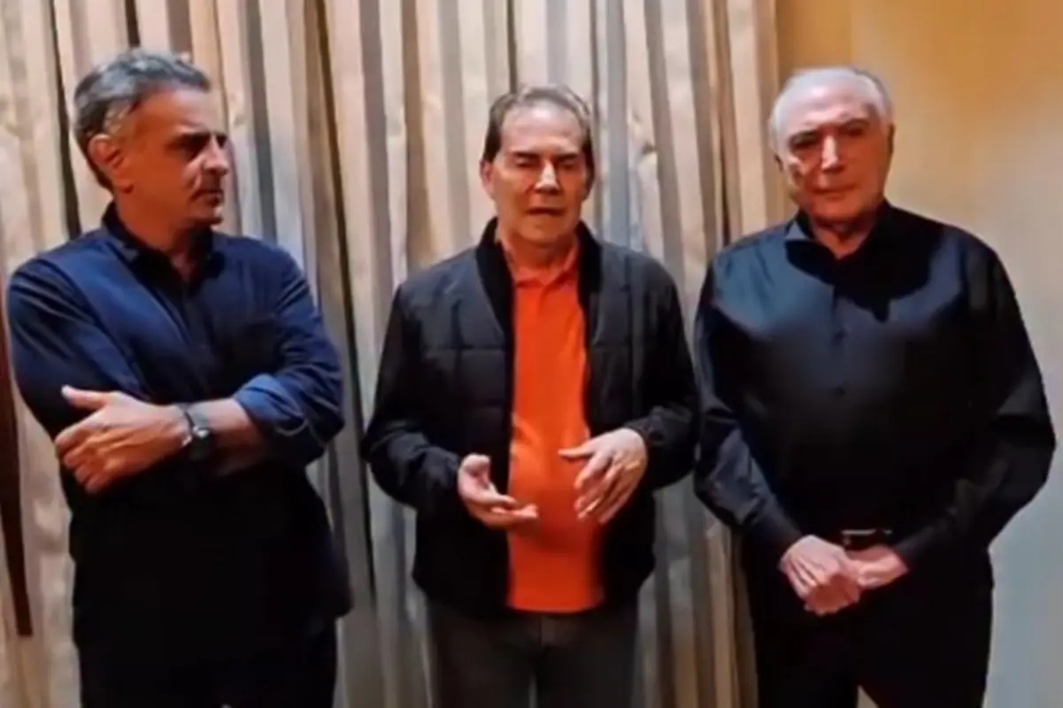 paulinho-da-forca-aecio-neves-e-michel-temer-pl-da-anistia