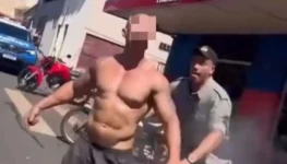 homem-em-suposto-surto-psicotico-e-contido-pela-pm-em-goiania
