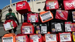 2020-07-25T213728Z_1628195949_RC2L0I9J5D7X_RTRMADP_3_BRAZIL-UBER-PROTESTS_binary_240626-768x522