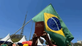 biblia-bandeira-ato-bolsonaro-7set2025-848x477