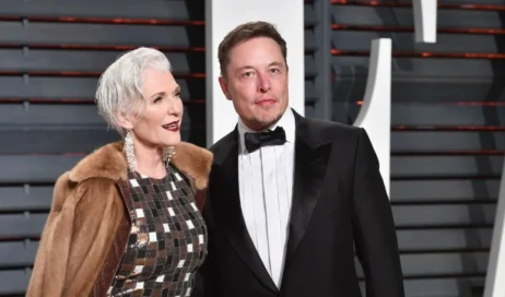 Elon Musk e sua mãe 2