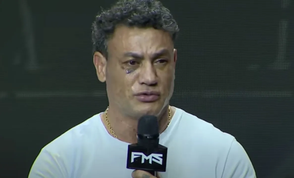 Em-lagrimas-Popo-anuncia-aposentadoria-do-boxe-apo0136357600202510062118-ScaleDownProportional