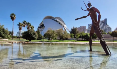 Cidade das Ciências e das Artes em dia de muito sol Foto Marcio Fernandes 2025 de 1280 por 1300