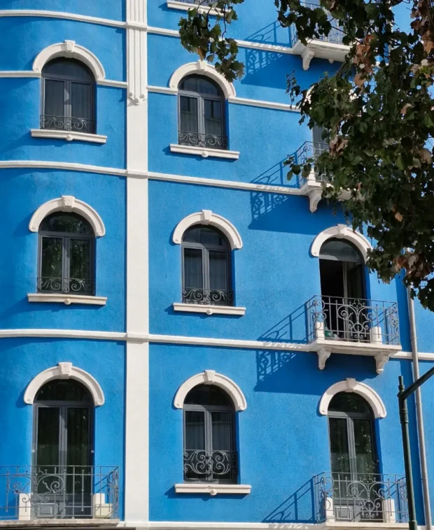 É imprescindível bater pernas para apreciar o bairro Foto Marcio Fernandes