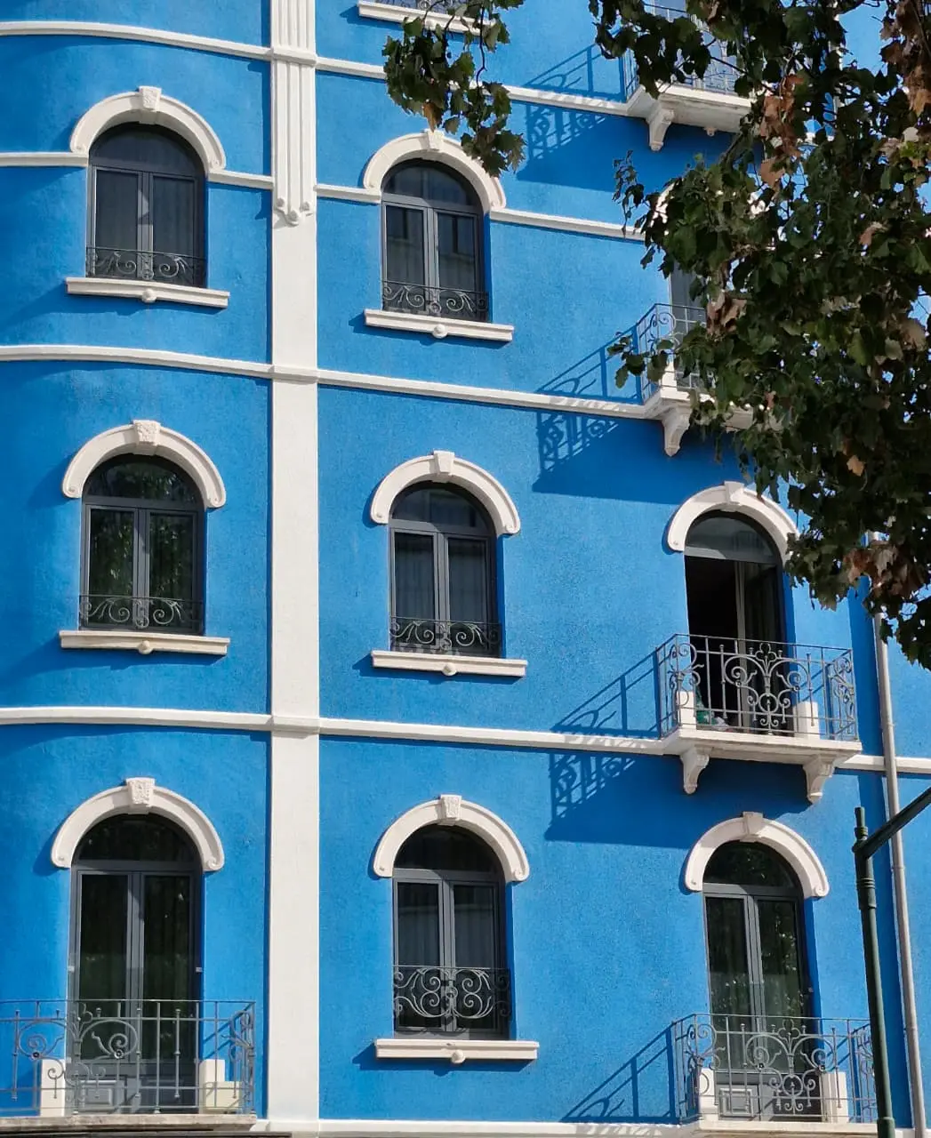 É imprescindível bater pernas para apreciar o bairro Foto Marcio Fernandes