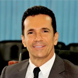 Abílio Wolney juiz e escritor Foto Facebook 300 por 300