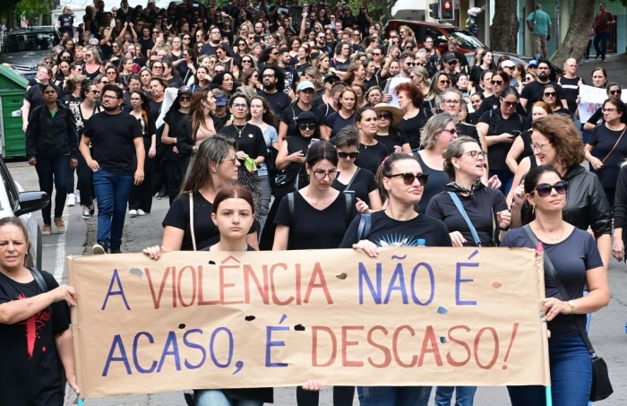 Esfaqueamento-em-Caxias-reacende-debate-sobre-violencia-contra-professores-abre