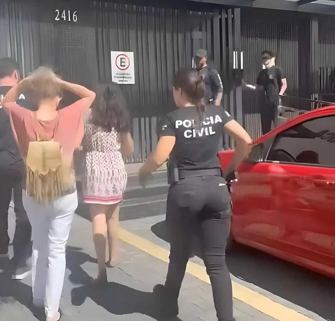 2b968cf4-12c9-4c34-8676-bb2a70e5eff7