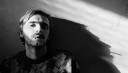 DENIS NOVIKOV Foto Reprodução