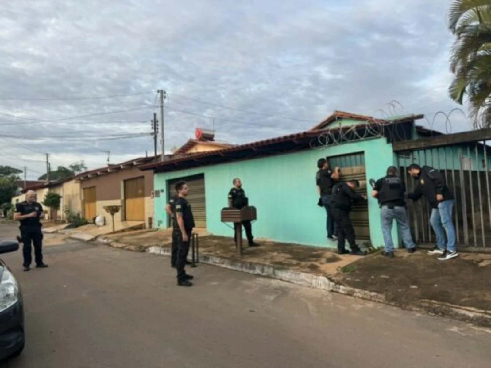 PCGO-e-PCDF-cumprem-mandado-contra-investigado-que-enviou-mensagens-de-odio-e-tentou-acessar-Embaixa