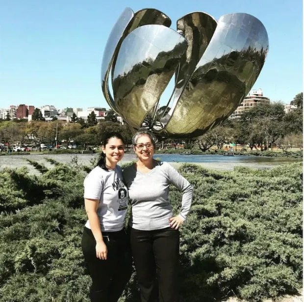 Carolina Bizinoto e sua mãe Maria Vilma das Dores Cascalho da Silva