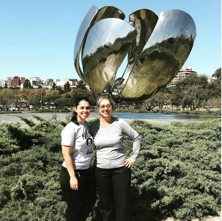 Carolina Bizinoto e sua mãe Maria Vilma das Dores Cascalho da Silva