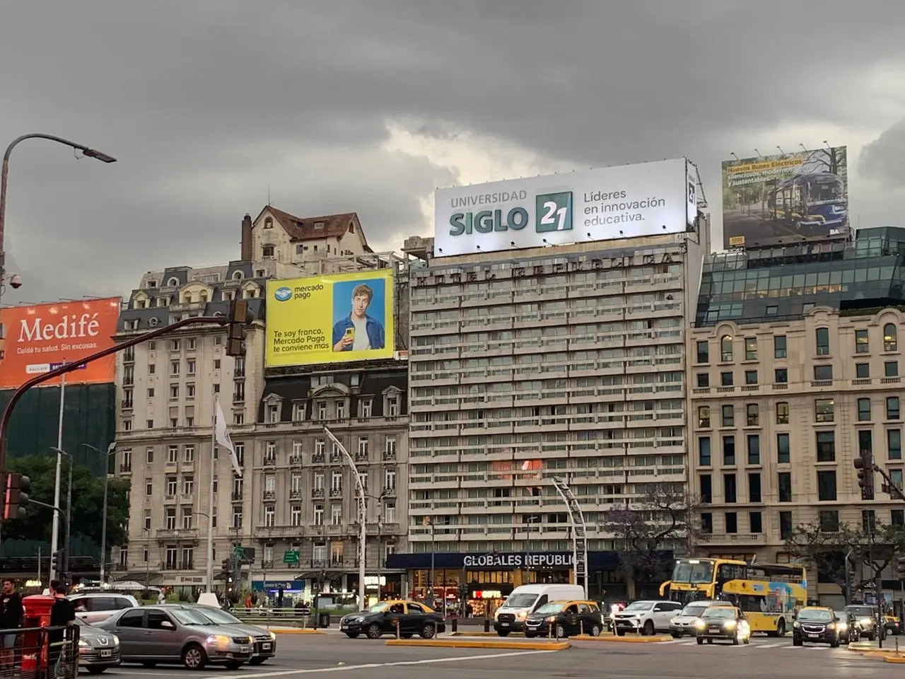 Casa em cima de um edifício 1 Foro Euler de França Belém 2025