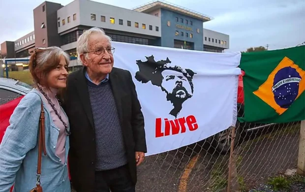 Valeria Chomsky e Noam Chomsky 1