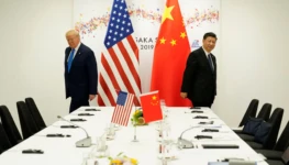 Donald Trump e Xi Jinping de costas um para o outro 1300 por 866