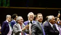 CAIADO_PEC_ANTIFACCAO1-1215x811-1-800x445 (1)